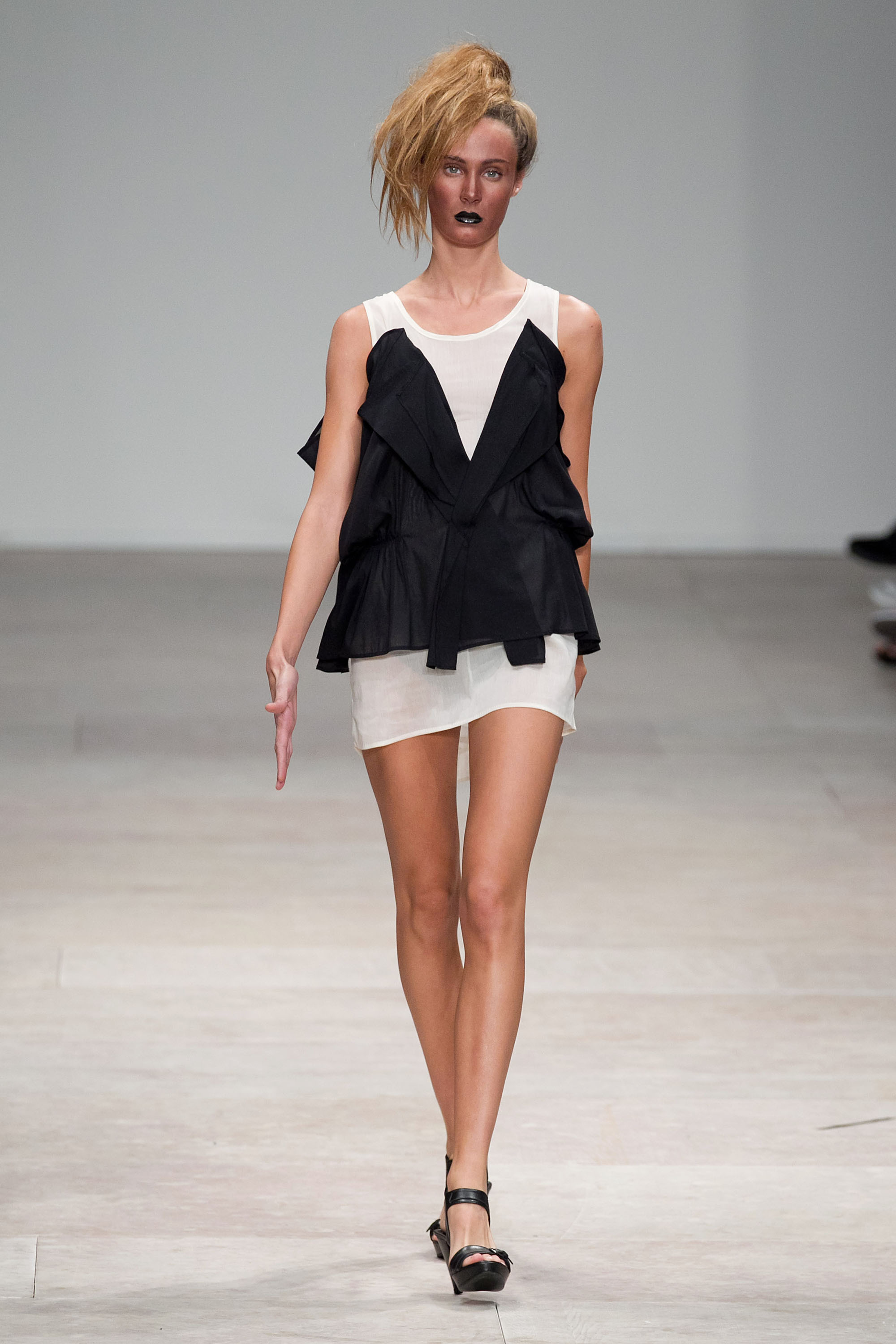 Lisbon Fashion Week Spring Summer 2012 Ready To Wear - Ana Salazar - Catwalk | Picture 98405